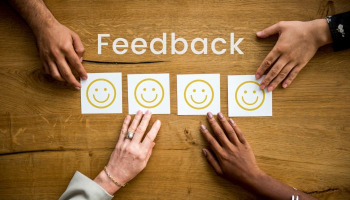 evaluation-feedback-customer-smiley-response