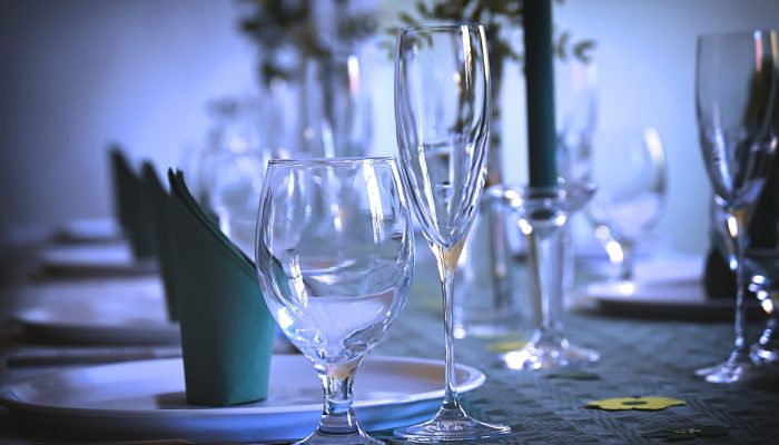 gedeckter-table-3604064_1920