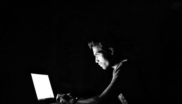 hacking-g1328ddbf7_1920