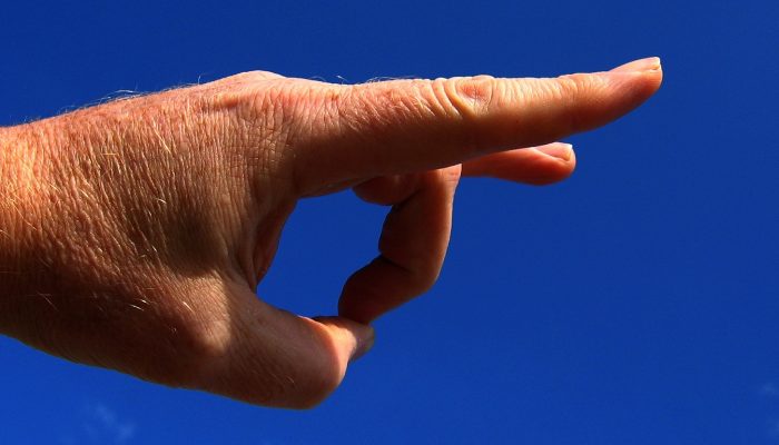 hand-408152_1920