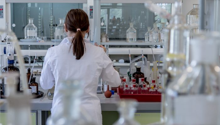 laboratory-2815641_1920