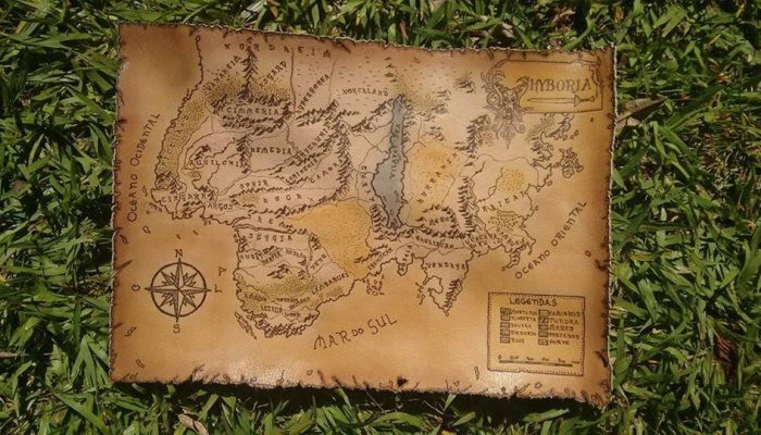 Os mapas são todos trabalhados para parecerem antigos. Esse, baseado na safga de Conan, O Bárbaro