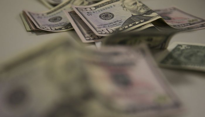 Dolar-Moeda estrangeira