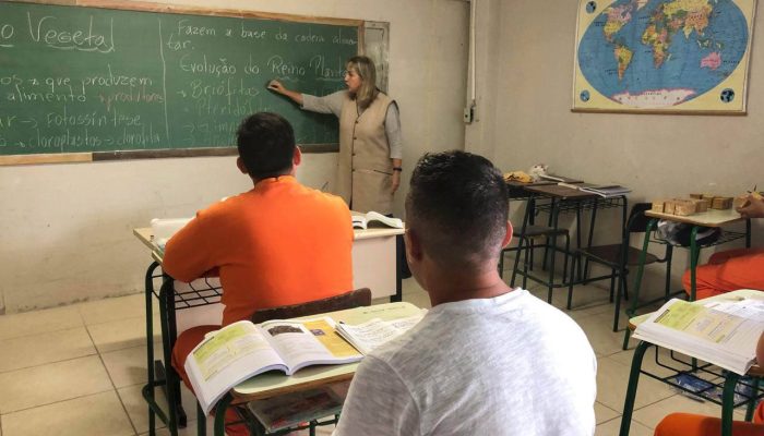 Vinte e um presos do sistema prisional do Paraná foram aprovados em primeira chamada no vestibular da Universidade Estadual de Londrina (UEL), cujo o resultado foi divulgado nesta segunda-feira (05/07). Os cursos que registraram maior quantidade de Pessoas Privadas de Liberdades aprovadas foram Educação Física (7), Serviço Social (2), Direito (2) e Nutrição (2). -  Curitiba, 05/07/2021  -  Foto: DEPEN/PR
