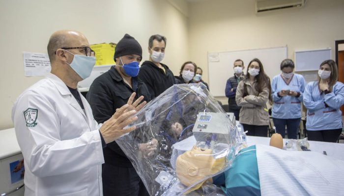 Os Hospitais Universitários Estaduais do Paraná reforçaram o combate à pandemia, disponibilizando, entre outras ações, centenas de leitos exclusivos para pacientes acometidos pela Covid-19, a síndrome respiratória aguda grave causada pelo novo coronavírus.  -  Curitiba, 03/09/2021  -  Foto: SETI