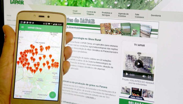 O Instituto Agronômico do Paraná lança nesta terça-feira (5), no Show Rural, em Cascavel, o IAPAR Clima, um aplicativo para celulares que aponta em tempo real as condições agrometeorológicas das regiões produtoras do Paraná.  -  Curitiba, 04/02/2019  -  Foto: Jaelson Lucas/ANPr