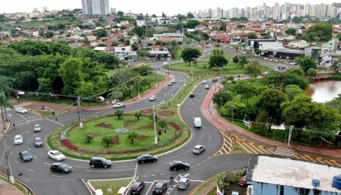 obras-interdicao-rotatoria-Maringa-Lago-CMTU-1