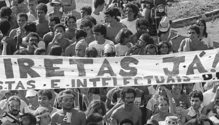 Brasil, Brasília, DF, 23/04/1984. Manifestação pedindo eleições diretas (Diretas Já) em Brasília (DF).Foto: Arquivo/AEContato: 08.184.01 - Negativo: 840784/S.3(17)