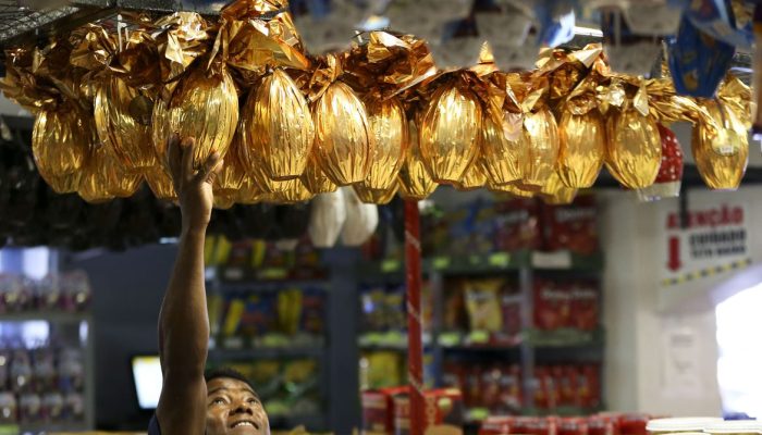 Brasília - Compra de ovos de páscoa em lojas de Brasília. (Marcelo Camargo/Agência Brasil)