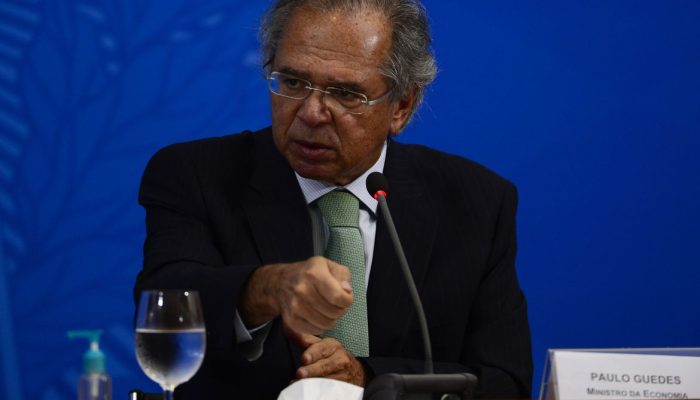 O ministro da Economia, Paulo Guedes, fala à imprensa no Palácio do Planalto, sobre os 500 dias de governo