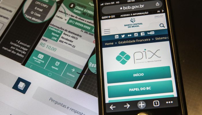 Pix é o pagamento instantâneo brasileiro. O meio de pagamento criado pelo Banco Central (BC) em que os recursos são transferidos entre contas em poucos segundos, a qualquer hora ou dia. É prático, rápido e seguro.