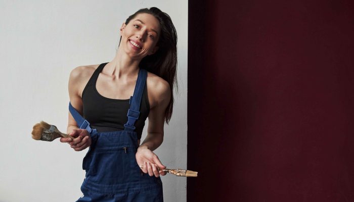 smoking-taking-care-harvest-portrait-senior-stylish-man-with-grey-hair-beard-agricultural-field