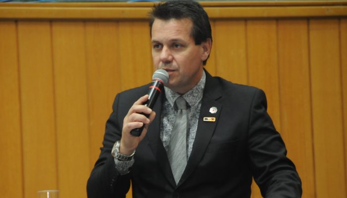 Liderança das mais admiradas e presidente do Conselho da Mulher Empresária da Associação Comercial e Industrial de Londrina, Marisol de Oliveira Chiesa recebeu nesta sexta, na presença de muitos amigos e familiares, o Título de Cidadã Benemérita de Londrina por iniciativa do vereador Tio Douglas.