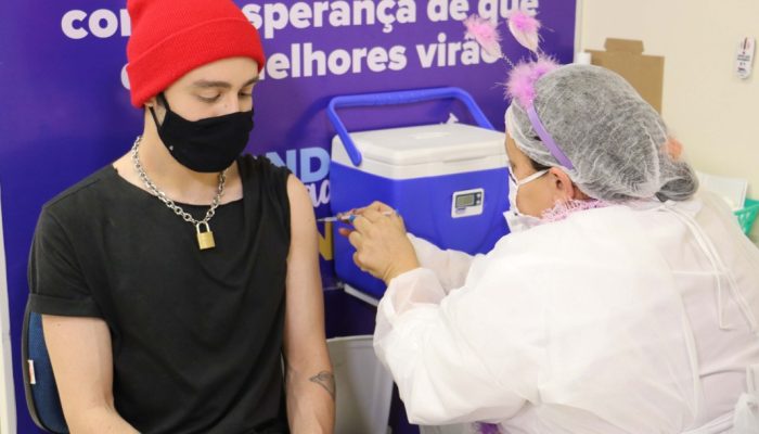vacina-acima-de-18-anos-e-balada-VH-arquivo-1