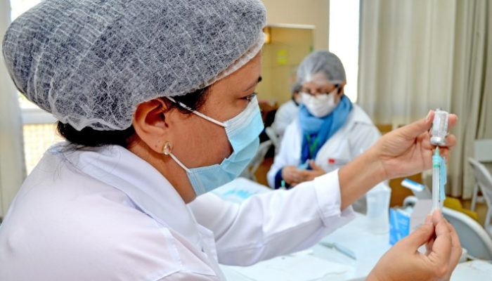 vacina-gripe-balanço-G-Tacaki-1
